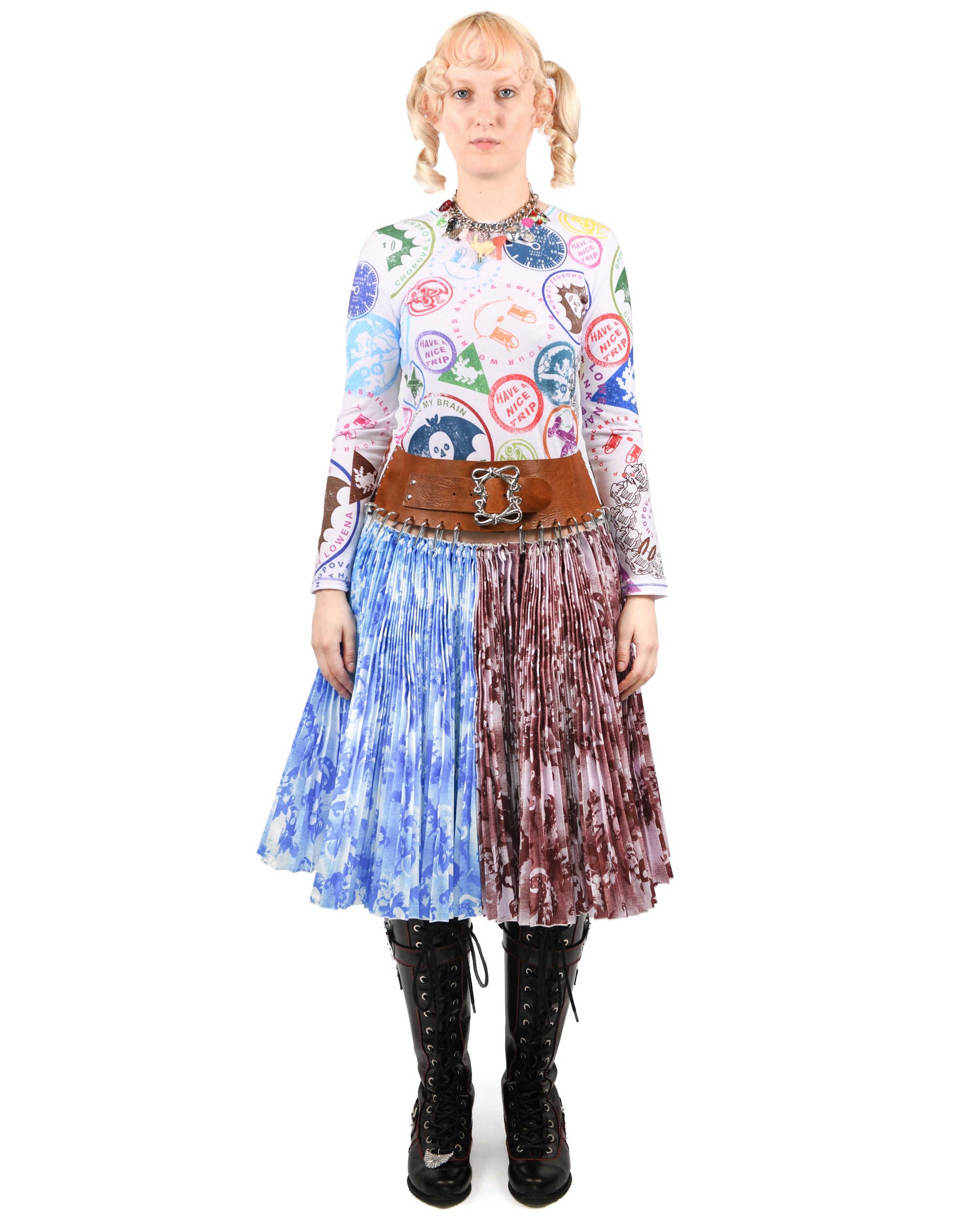 Exclusive Ducky Knee Carabiner Skirt